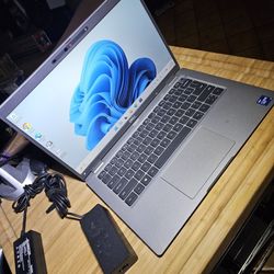 Dell Laptop Intel i7-1185G7-3.0GHz-CPU  1TB SSD 16GB Ram 