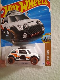 Hot Wheels HW Dirt Li'l Roar Mini 5/10