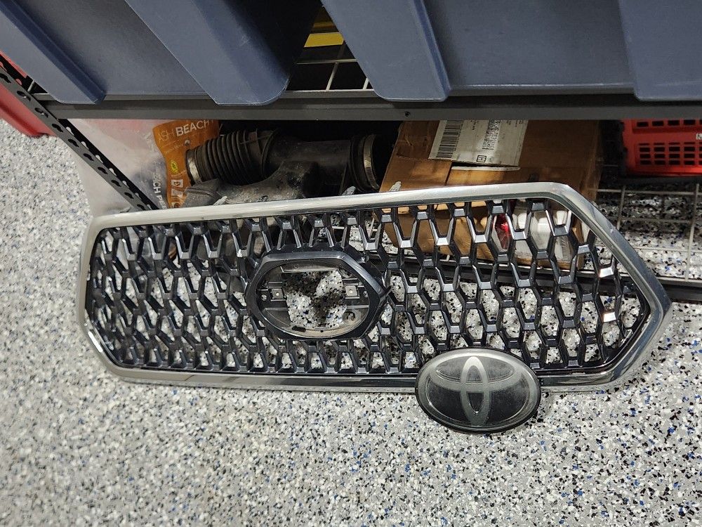 Free: Toyota Tacoma 3rd Gen Grill and Trim