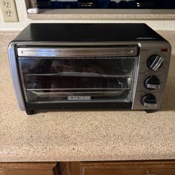 Toaster oven - BLACK+DECKER