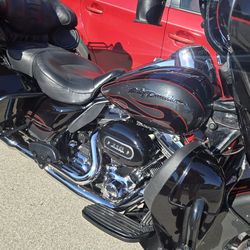 2010 Harley Davidson FLHTCUSE5