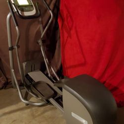 $200!! Precor EFX 5.25 Elliptical Trainer