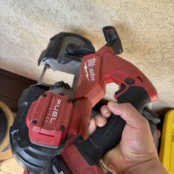 Milwaukee Bandsaw
