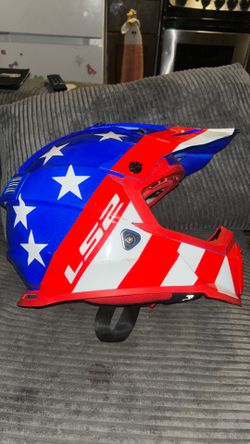L52 large helmet