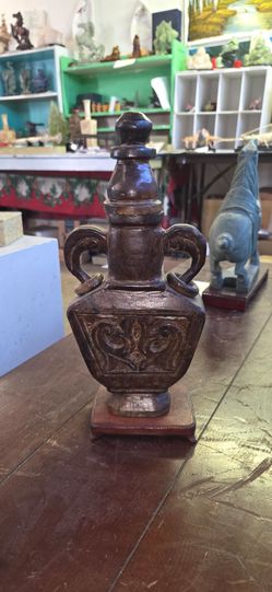 Antiques and collectibles Old Jade vase