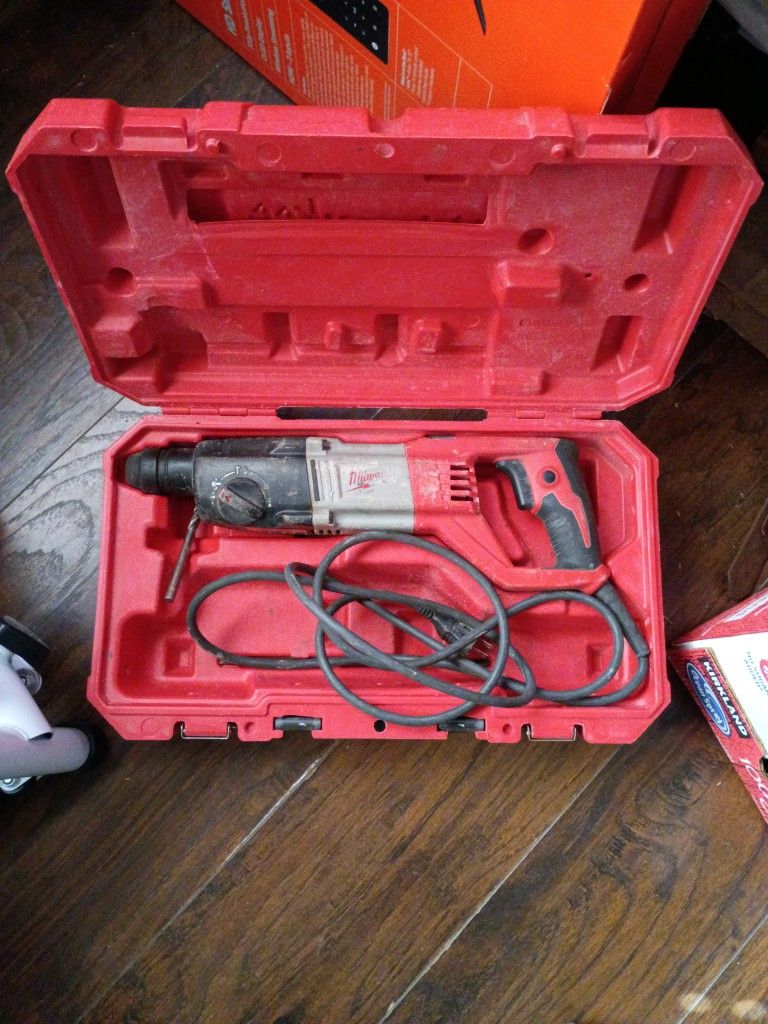 Milwaukee Rotary Hammer 