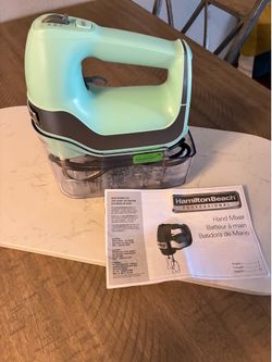 Hamilton Beach Hand Mixer with snap on storage container