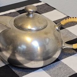 Vintage Royal Holland Pewter Tea Pot 