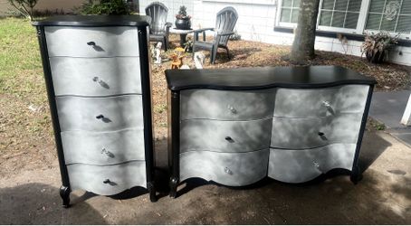 Dresser set