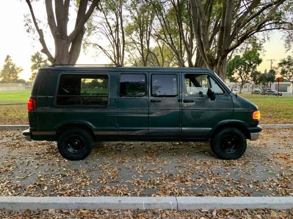 Dodge Camper / Conversion Van