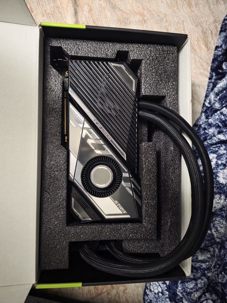ASUS NVIDIA GeForce RTX 4090 ROG Strix LC 24GB GDDR6X