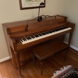 Howard Piano ( Price Negotiable )