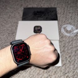 Apple Watch Ultra 2 (GPS + LTE) 49MM Black Titanium Case Dark Green Alpine Loop