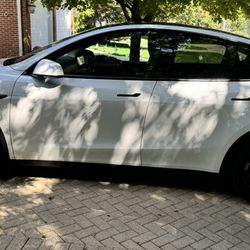 Tesla Model Y 2023 With 3rd Row Seat 