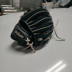 10 1/2" Glove For Left Hand Players 