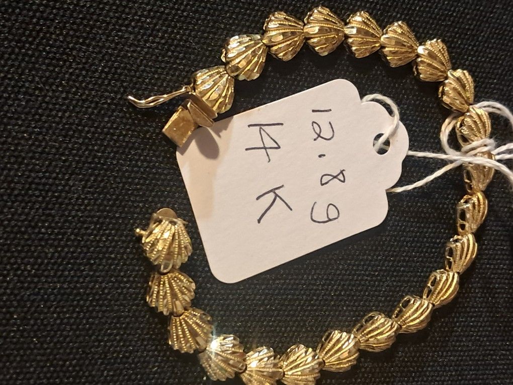 12.8 Gram. 14 Kt. Gold. 7.1/2 Long