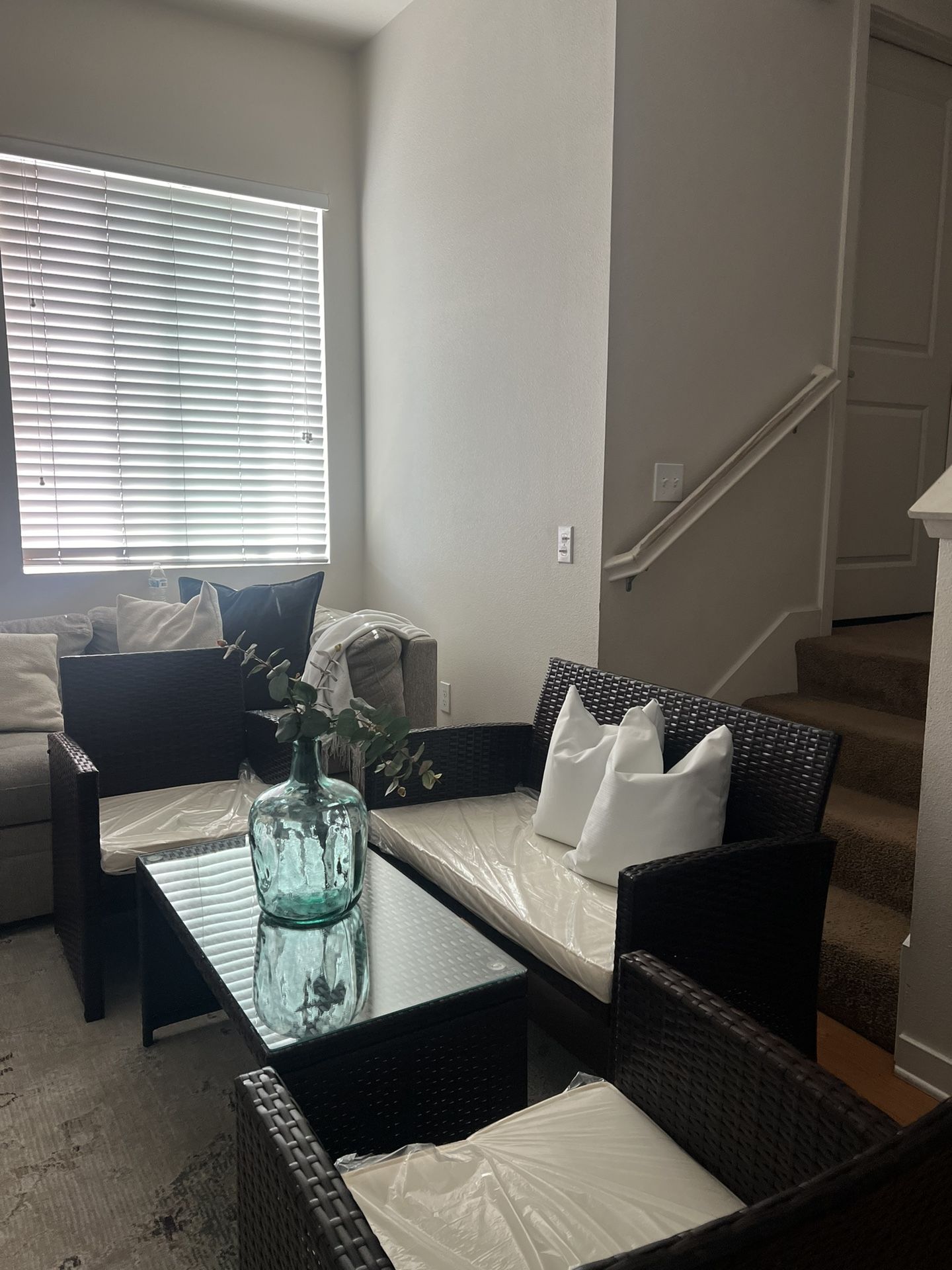 New Beautiful Furniture Outdoor Set (4 Pieces)