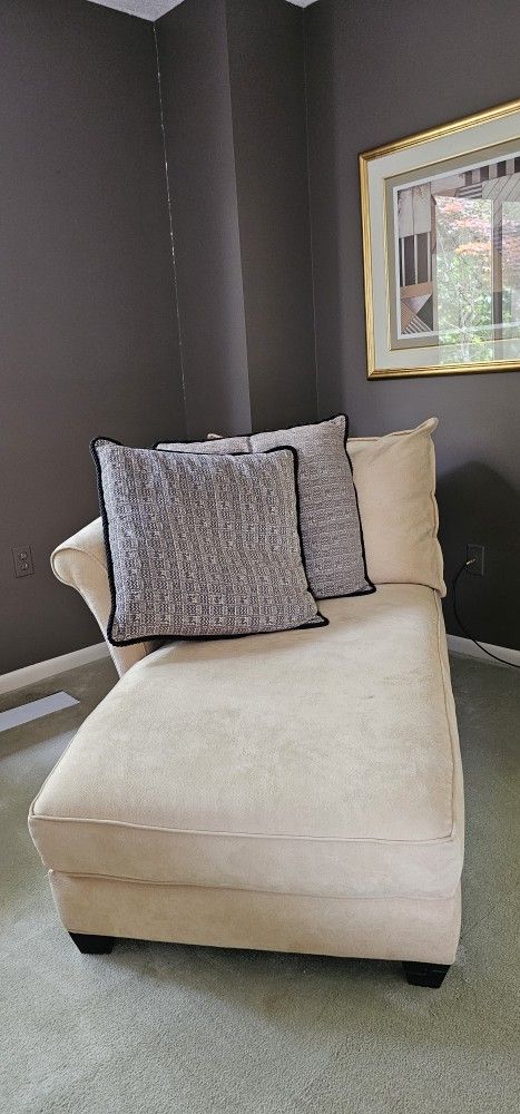 Chaise Lounge