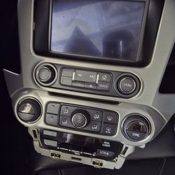 2016 gmc yukon radio