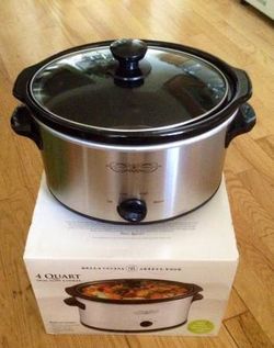 Compact Crock Pot w 160 Free Recipes