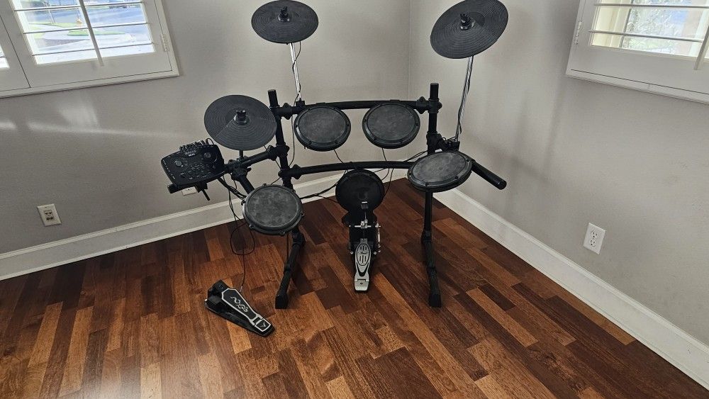 Electronic Drum Set