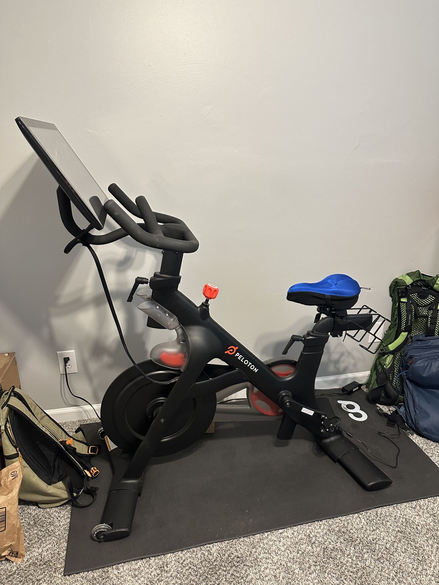 Peloton Bike (2021) - Low Use / Only One Owner
