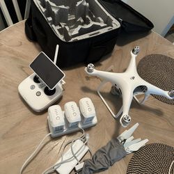 DRONE DJI PHANTOM 4