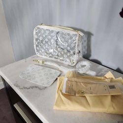 Fashion Designer Clear Transparent Crossbody Stadium Bag for Sale in Mckees  Rocks, PA - OfferUp