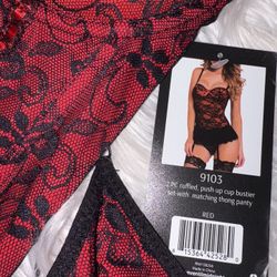 Seven 'til Midnight Lace  Set