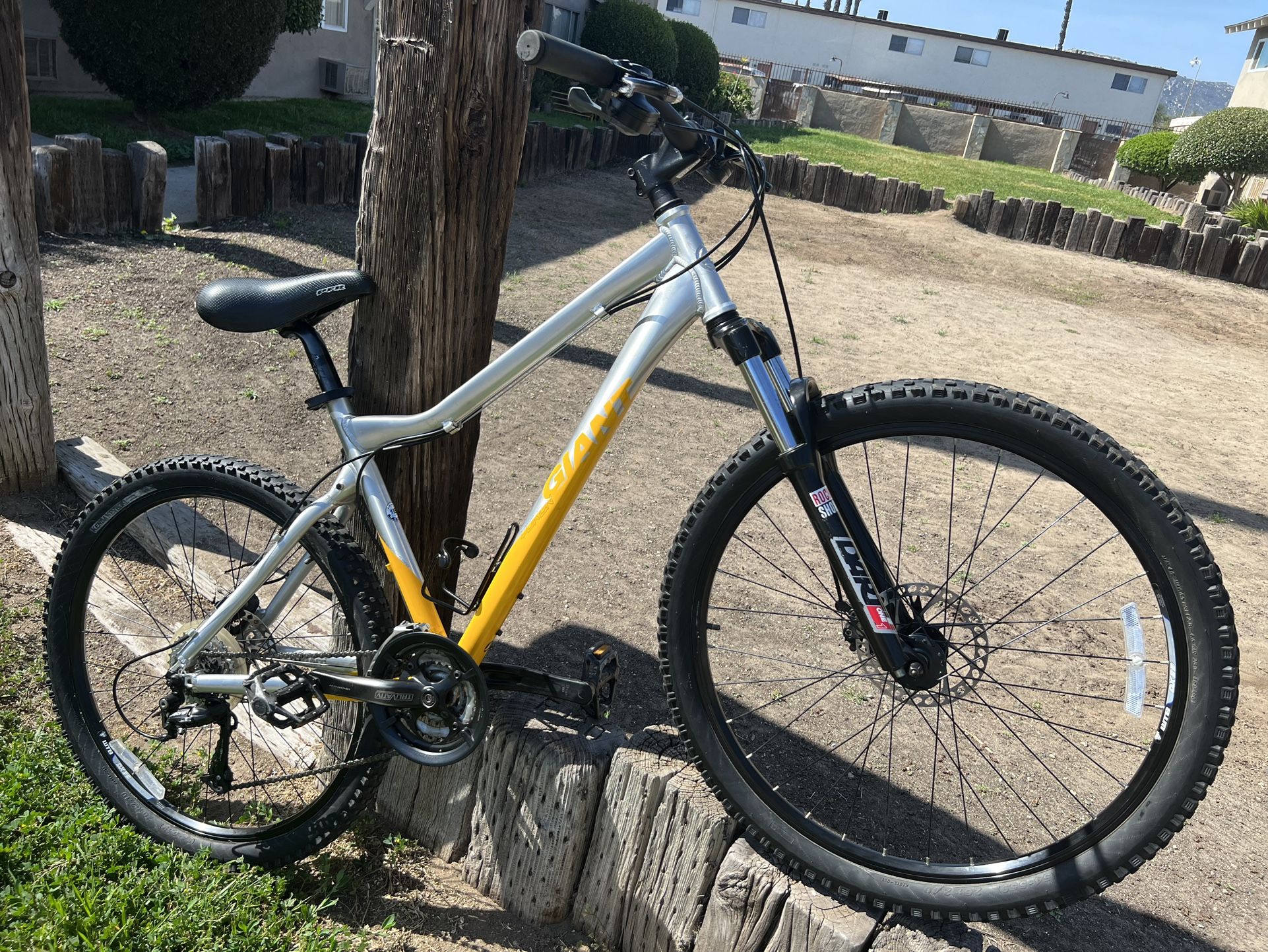 Giant Yukon Aluminum Mountain Bike for Sale in Escondido, CA OfferUp