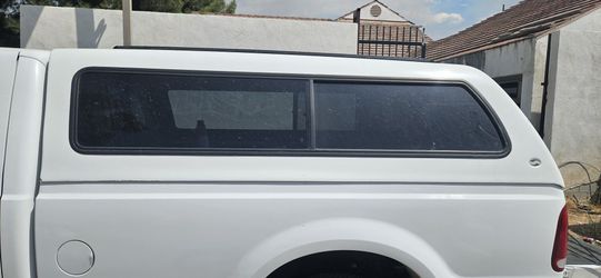 8ft. Camper Shell. No Back Hatch
