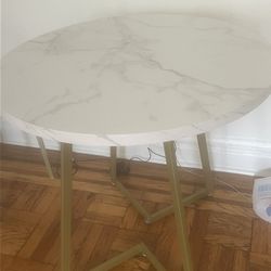 Round Table And One Chair 