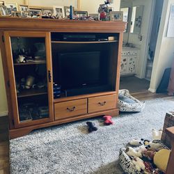 Entertainment center