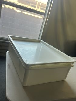 Winco Food Storage Box/Dough Box With Lids