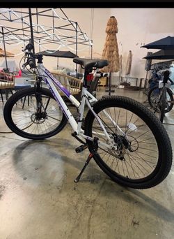 New assembled 26 Inch Mountain Bike Front Suspension, 21-Speed Mountain Bicycle with Carbon Steel Frame