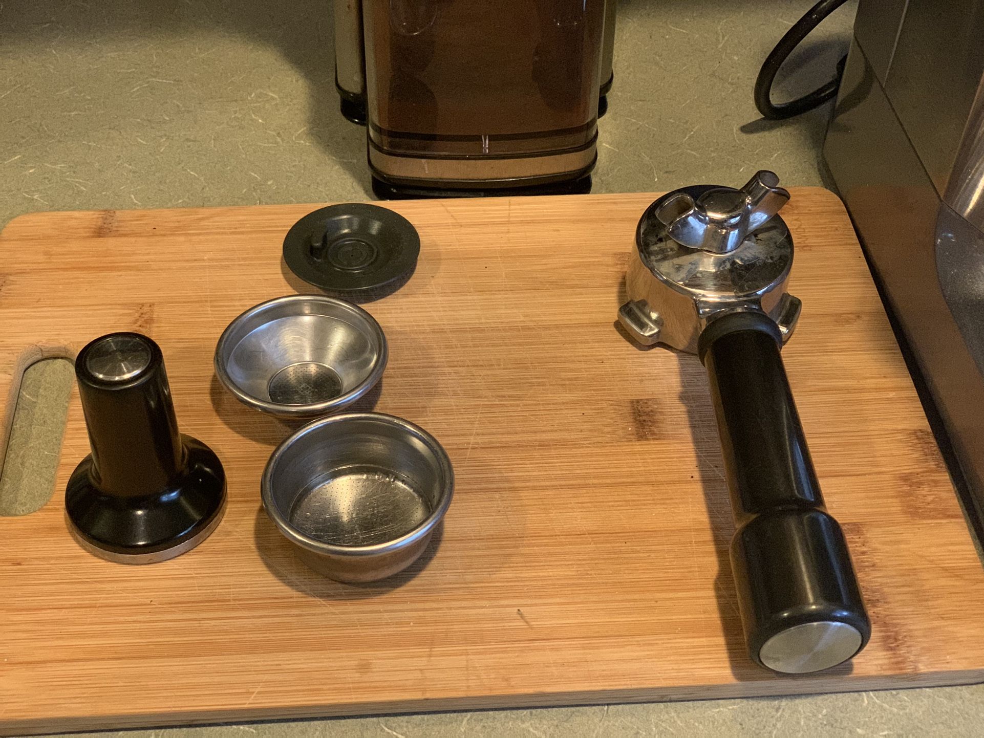 Breville BES860XL Espresso Maker + Grinder for Sale in Seattle, WA OfferUp