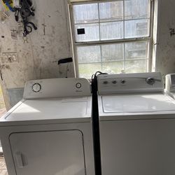 ILL  RUN BOTH FOR YOU THROUGH ALL CYCLES! EXCELLANT  SUPER LOAD KENMORE WASHER & AMANA ELECTRIC DRYER SET. BOTH RUN LIKE BRAND NEW!. ALL CYCLES WORK N