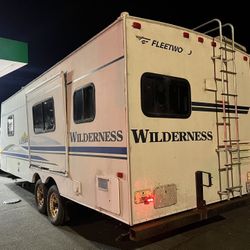 25’ Travel Trailer Great Bones Needs Tlc 1/2 Off Estate Sale