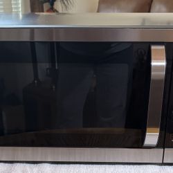 Large Counter Microwave 