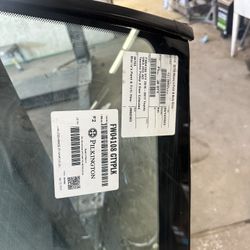 Toyota Tacoma Windshield . 2016-17
