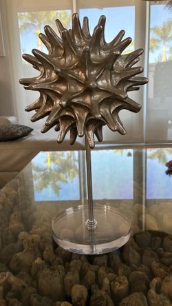 Beautiful Z Gallery sculpture