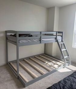 bed frame / bunk bed