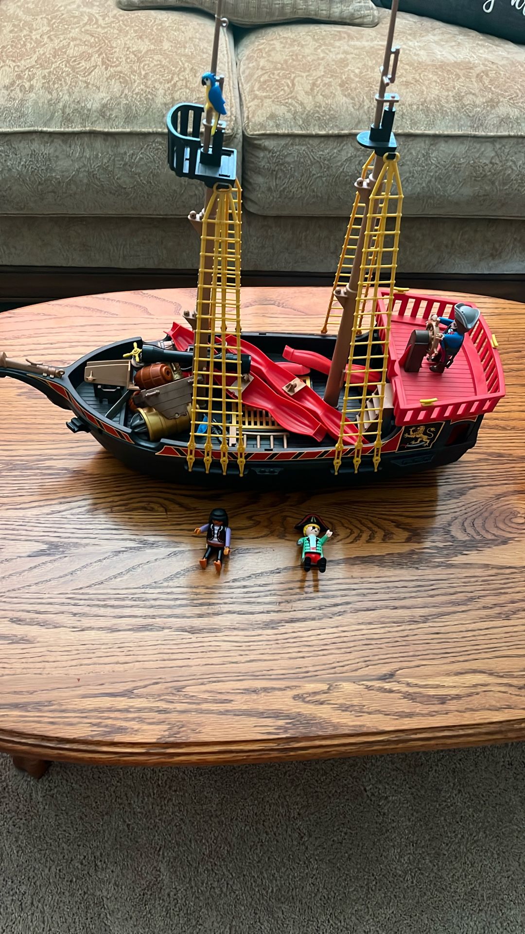 Pirate Ship. Toy. FREE