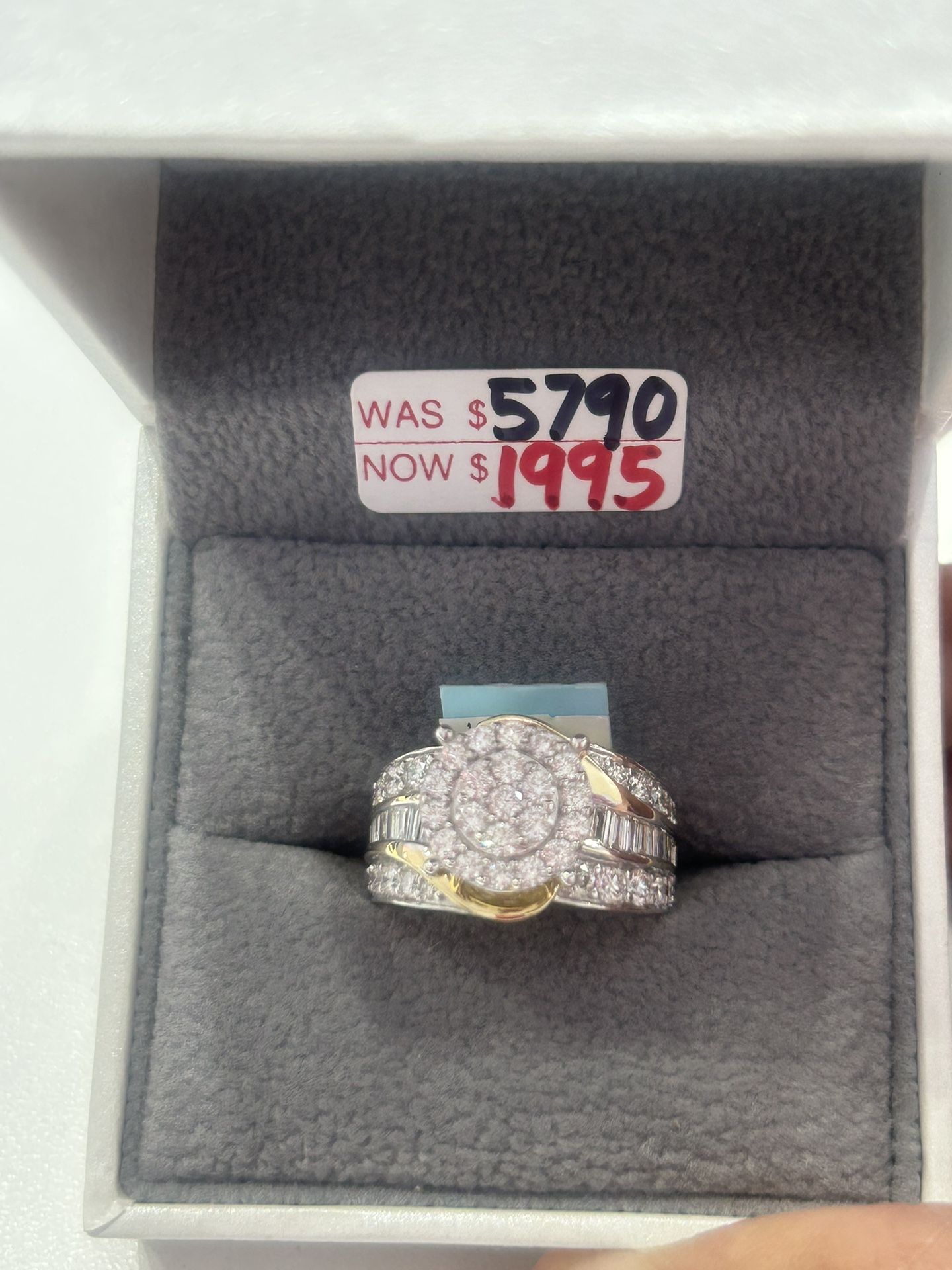 2CTW 10KT YG Lab Diamond Cluster Ring