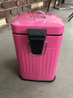 Hot Pink Metal Step to Open Trash Can Girls Room for Sale in San Dimas, CA  - OfferUp