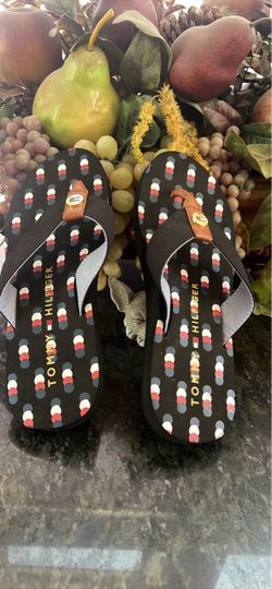 Women flip flops size 5