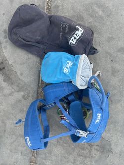 Petzl Climbing Harness + Chalk Bags + Gear – Complete Setup
