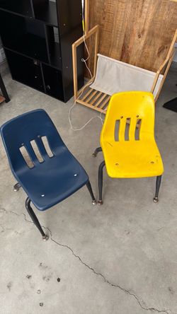 Kids retro chairs