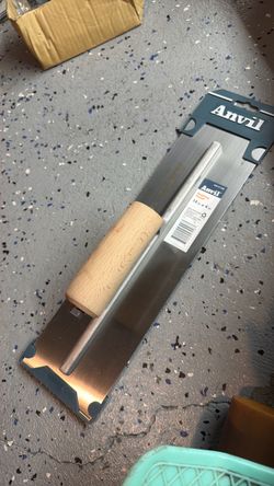 Finishing trowel