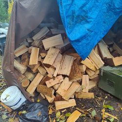 Dry Seasoned Fire Wood + Free Kindling Bundles 